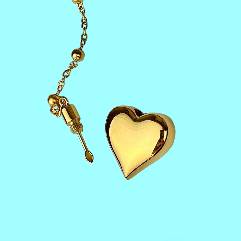 lana del rey necklace